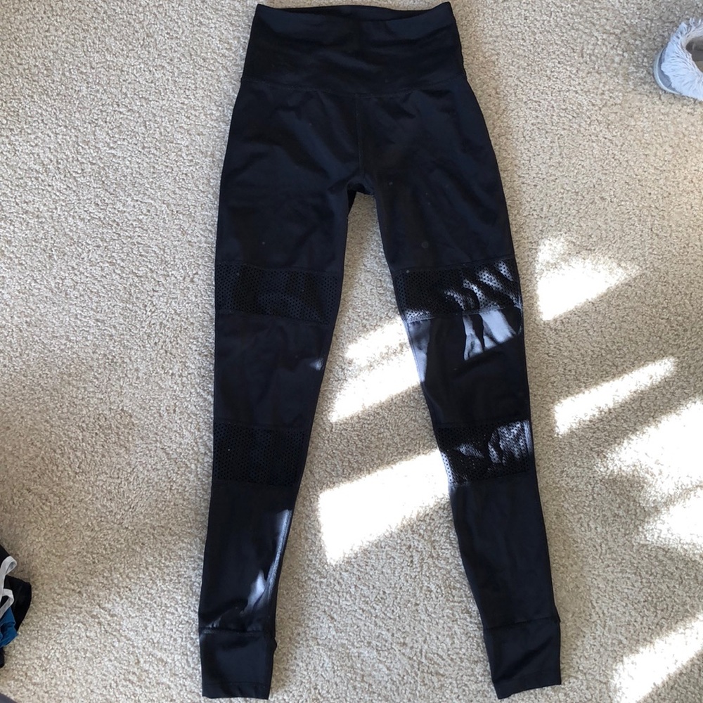 Beyond Yoga black stirrup legging